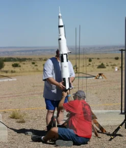 Saturn V - 1/70th Scale -Trendy Toy Store ddf8c0009f37e118201f742d4e95a97c.image .597x700